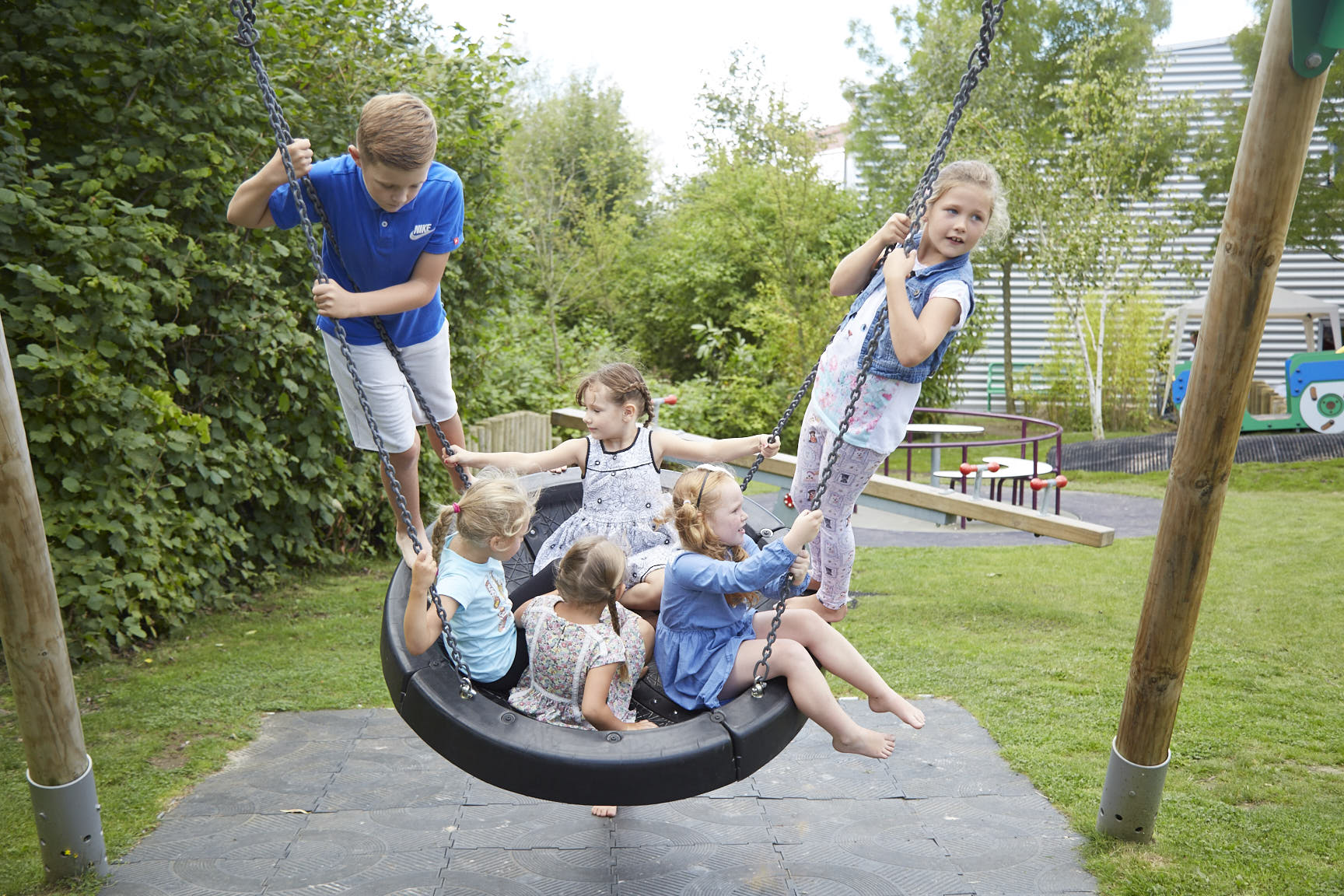 Rubber Nest Swing
